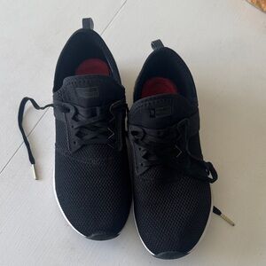 New balance Black Athletic Shoes